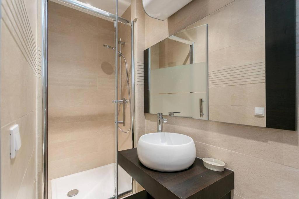 Modernized Studio - Meters From The Invalides Gardens Paris Exterior foto