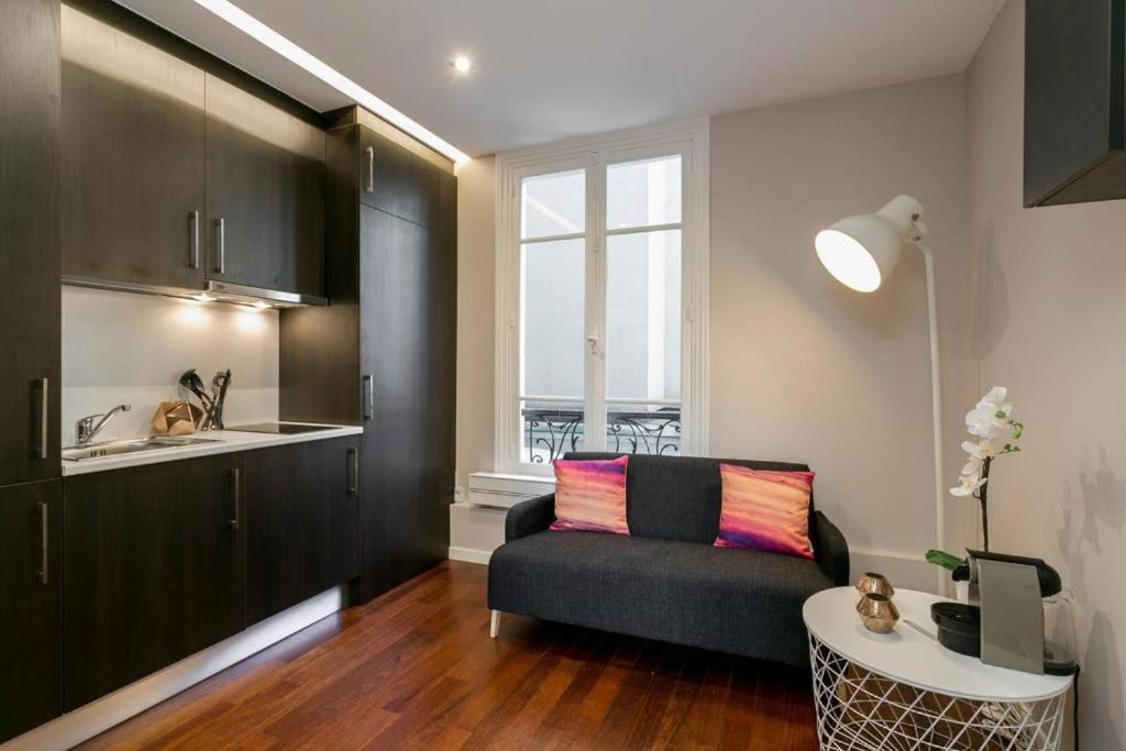Modernized Studio - Meters From The Invalides Gardens Paris Exterior foto